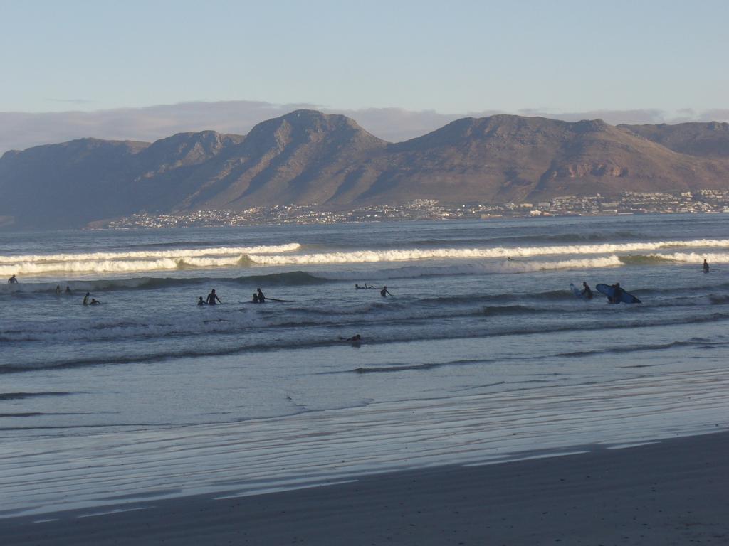 Appartamento Royal At Sea Muizenberg Esterno foto