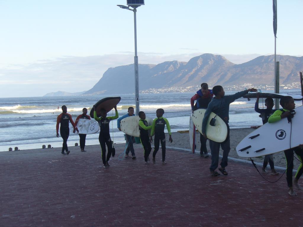 Appartamento Royal At Sea Muizenberg Esterno foto